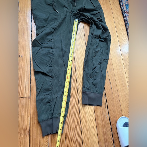 lululemon athletica Dance Studio Mid-Rise Jogger Size 12 - Picture 4 of 6
